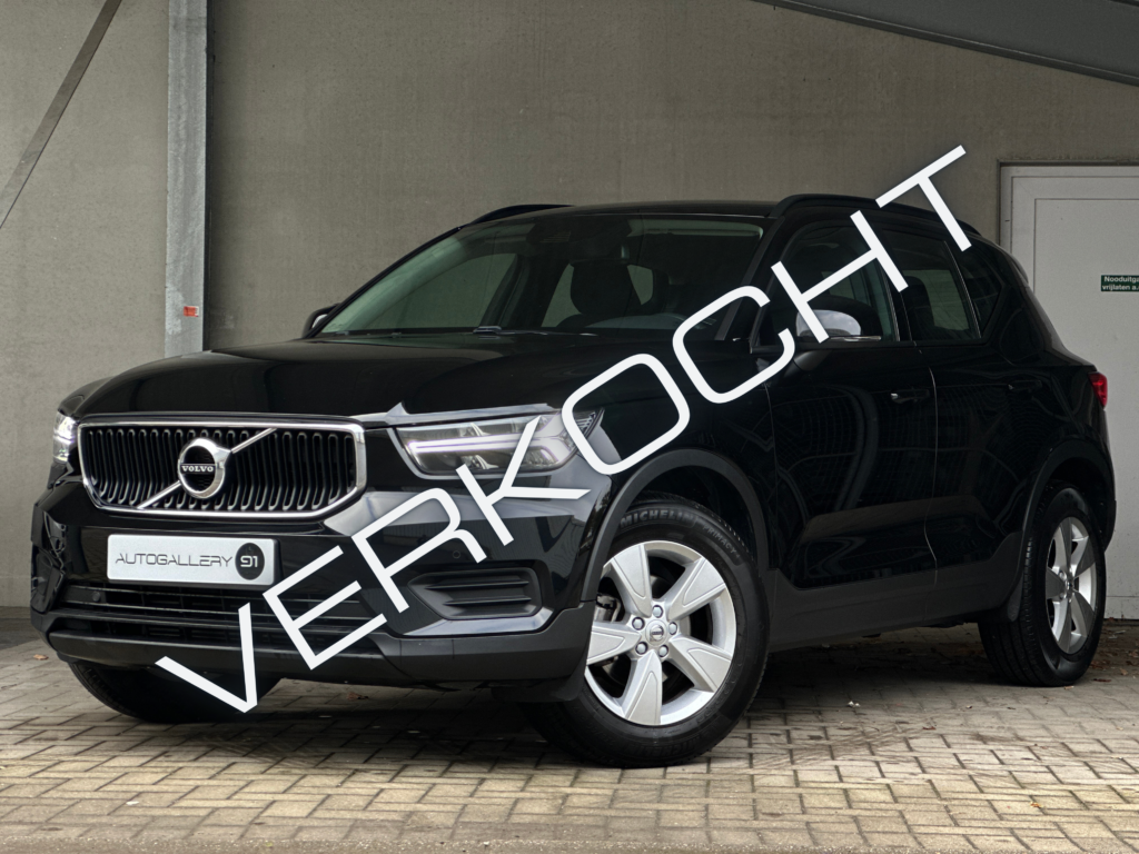 VOLVO XC40